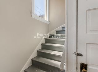 Charming Two-Bedroom Upper-Level Duplex in Inner SE Portland!, Portland, OR 97214