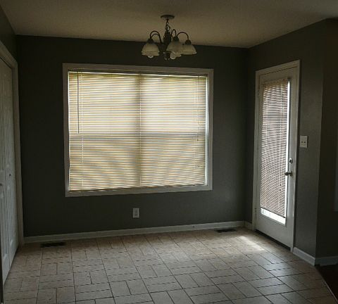 5th image of 833 Cindy Jo Ct