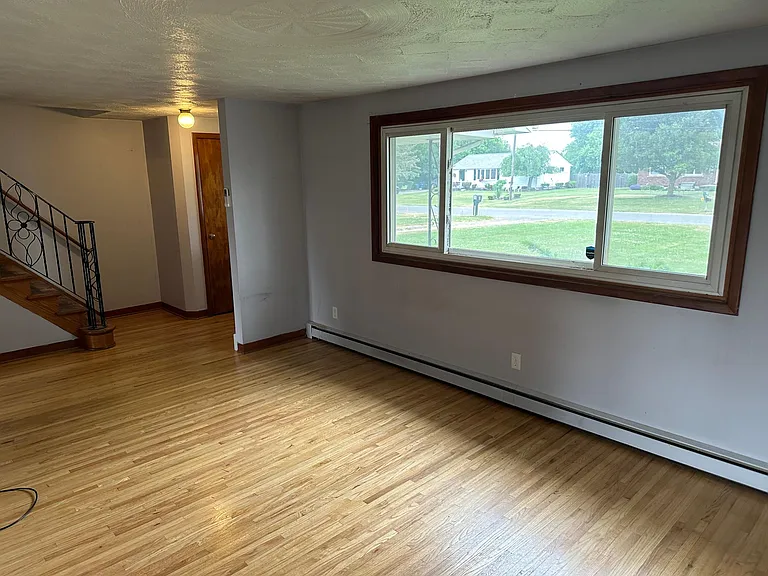 6715 Ralph Ct — Photo 3
