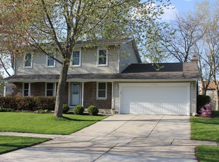 1780 W Parkside Dr, Hoffman Estates, IL 60192