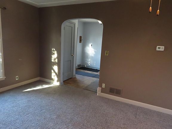 3rd image of 1825 Oakwood Ave