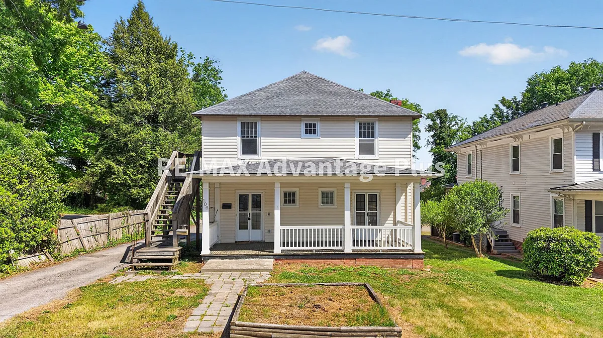 Building Photo - 106 Grove St