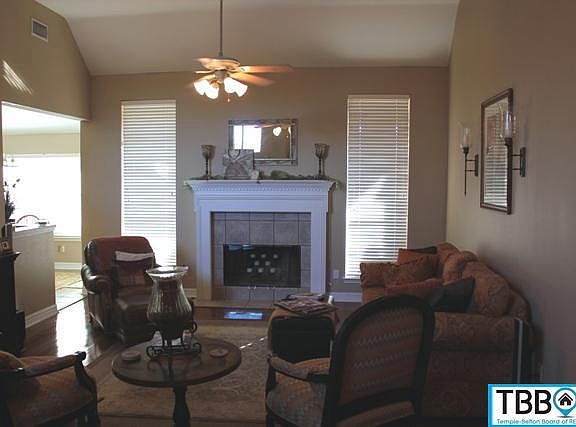 3rd image of 2405 Wilshire Dr