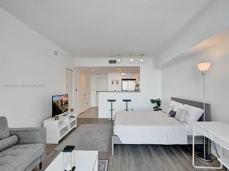 325 Biscayne Blvd #1520 — Photo 5