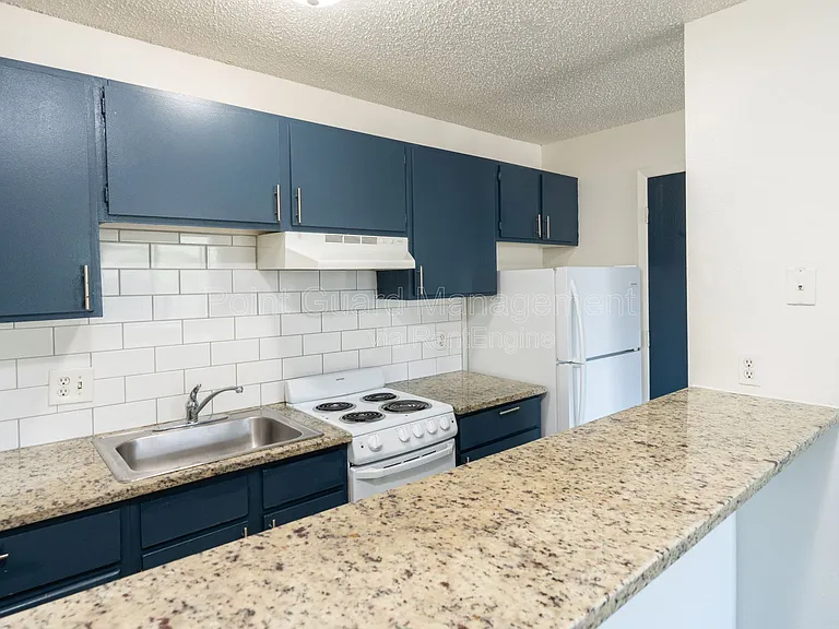 1226 S Longfellow St — Photo 26