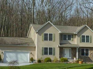 687 Green Ridge Rd, Orrtanna, PA 17353