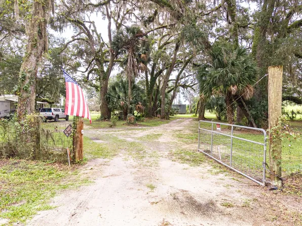 200 SE 581st St, Old Town, FL 32680