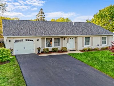 666 Surryse Rd, Lake Zurich, IL, 60047