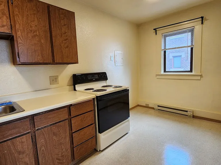 Florence Apartments — Photo 2
