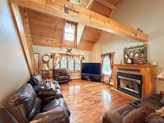 4th image of 187 Lamb Rd