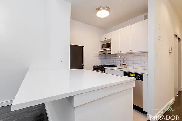 Rented by Mirador Real Estate | media 10