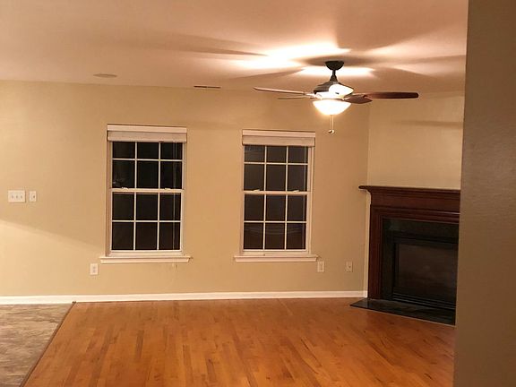 Open Floor plan kitchen and breakfast nook, and family room 