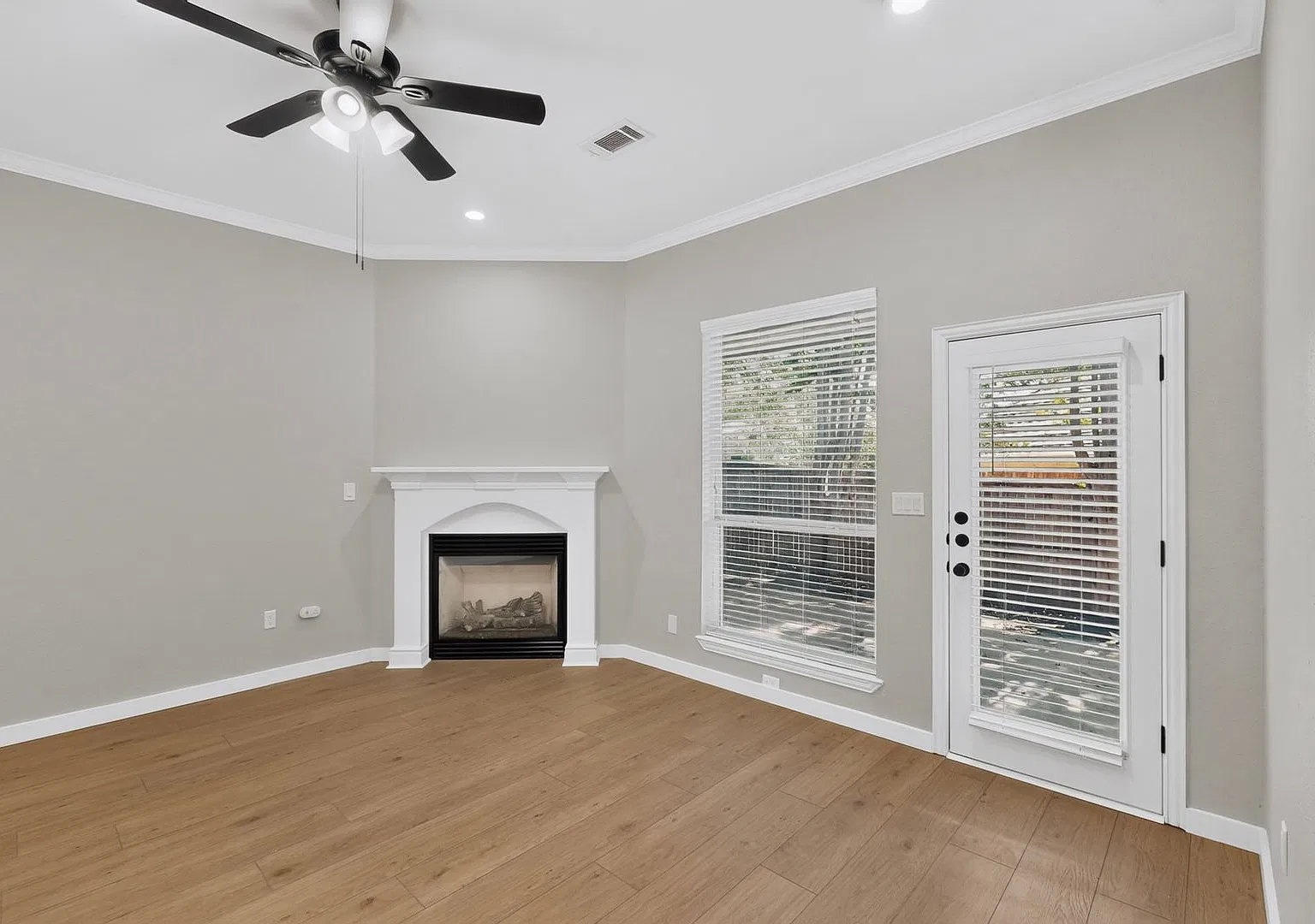 Newly Renovated Home In Keller Ready To Be Yours — Photo 4