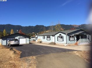 181 Escondido Dr, Umpqua, OR 97486