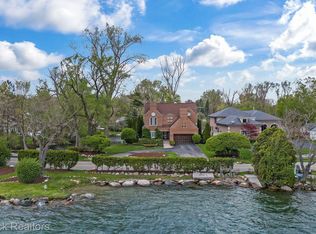 2440 Pine Lake Rd, West Bloomfield, MI 48324