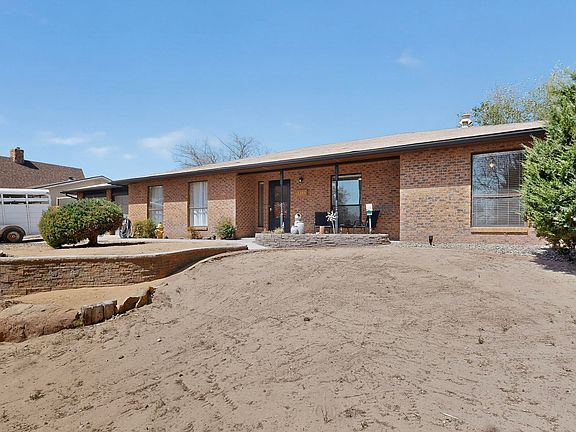 3rd image of 3511 Oakmount Dr SE