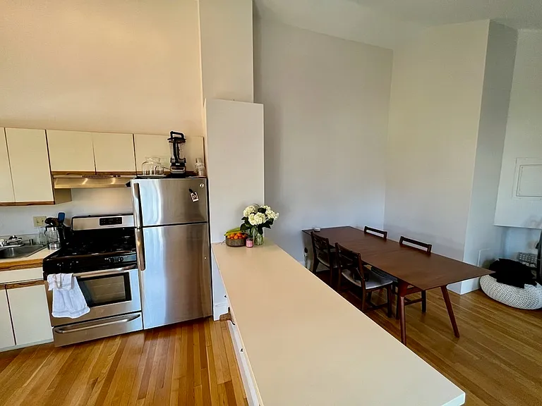 66 Telegraph St #3 — Photo 5