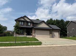 2021 Kerry Dr NE, Rochester, MN 55906