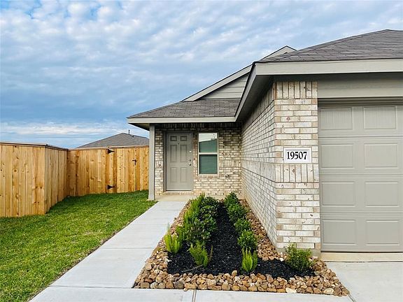 4th image of 19507 Oliveto Ct