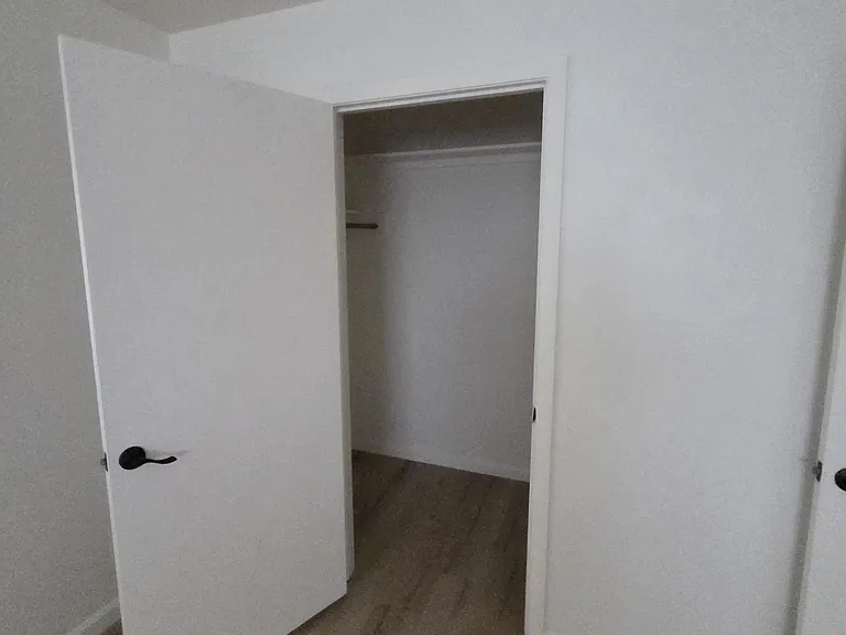 7855 Greenridge Way — Photo 16