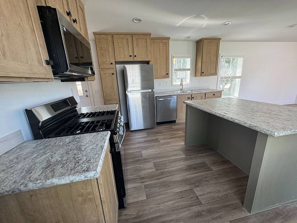 1st image of 381 3rd Ave SW #381