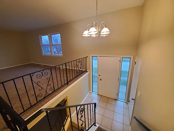 2nd image of 1101 S Sprucewood Dr