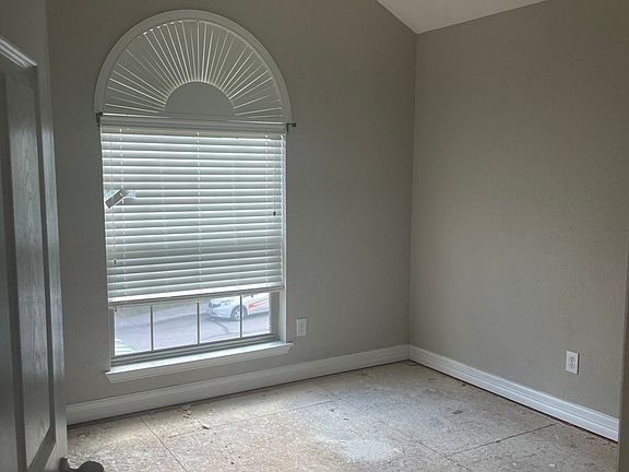 5th image of 8430 Western Way