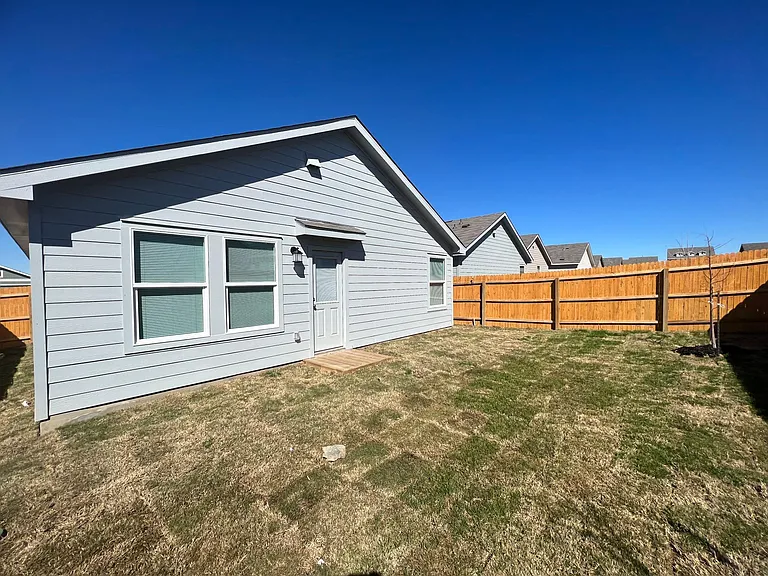 2906 Millican Dr — Photo 31