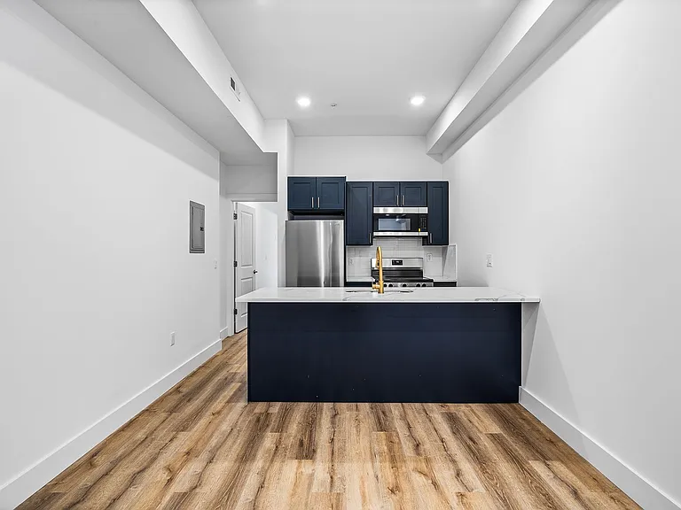 869 N 43rd St — Photo 3