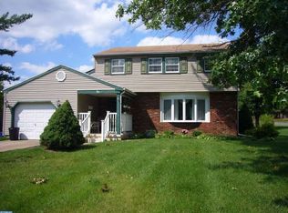 1 Hyannis Ave, Turnersville, NJ 08012