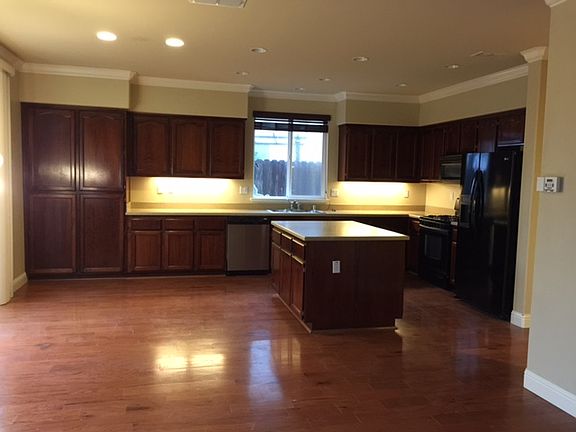 2nd image of 7227 Desertas Ct