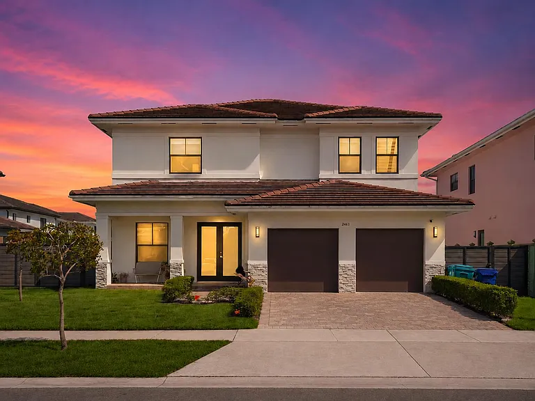2105 SW 145th Ave — Photo 1