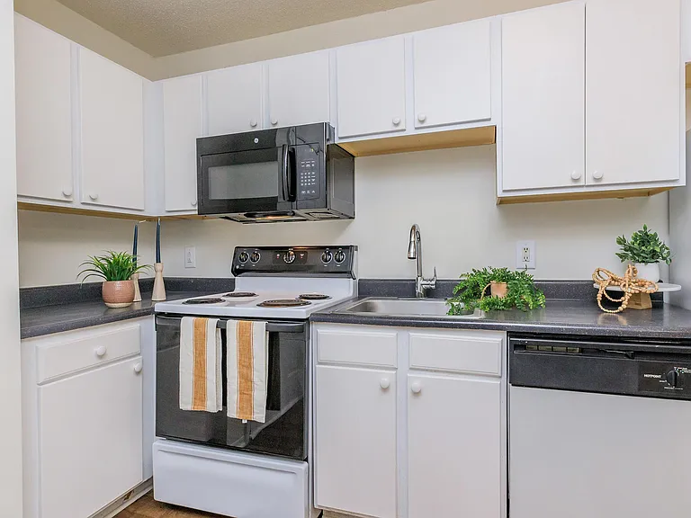 Antiqua Apartments — Photo 35