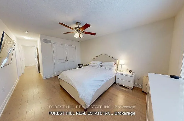 54 Montrose Blvd — Photo 9