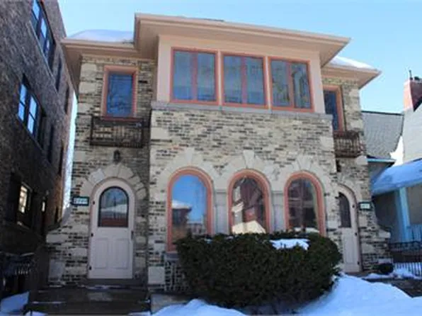 2909 N Bartlett Ave, Milwaukee, WI 53211