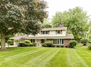 201 W Dean Rd, Fox Pt, WI 53217