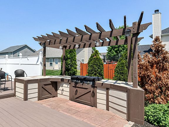 2nd image of 659 Melrose Ct