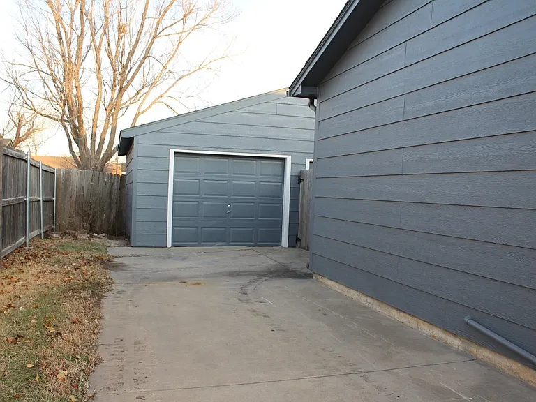 3314 S All Hallows Ave — Photo 14