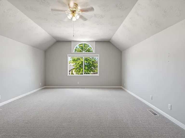 782 S Hydra Ave — Photo 19