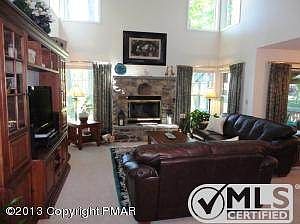 Great Room with 2-story ceiling