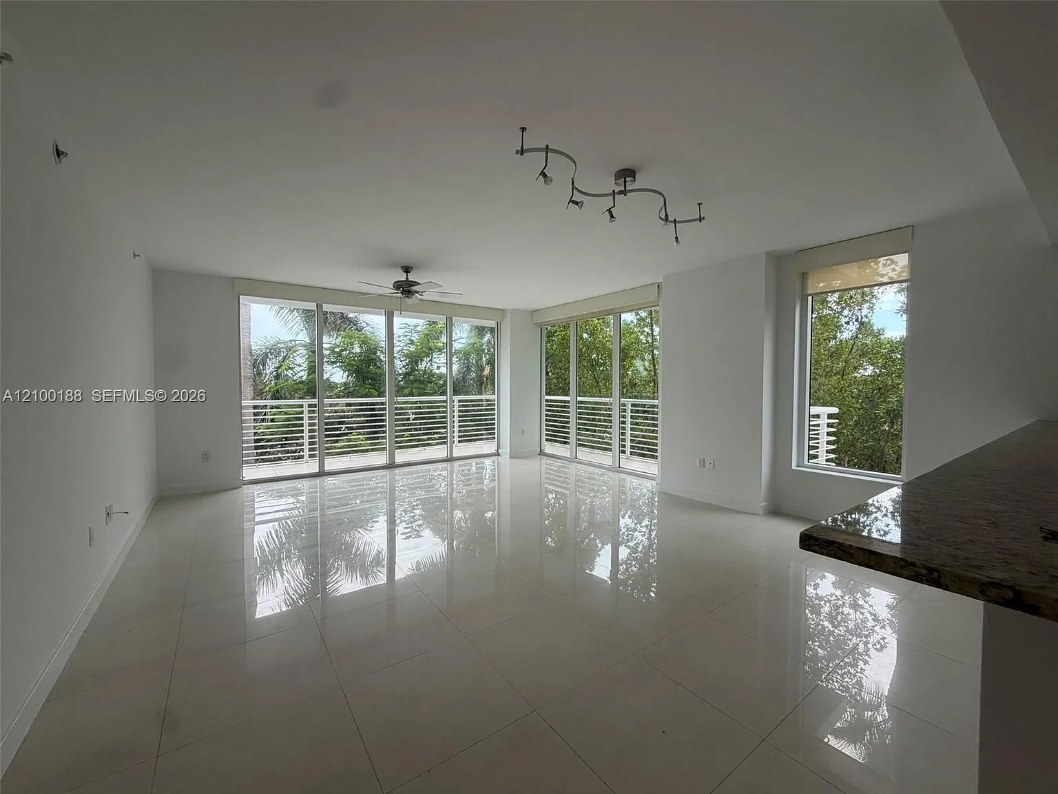 Sapphire Fort Lauderdale — Photo 3