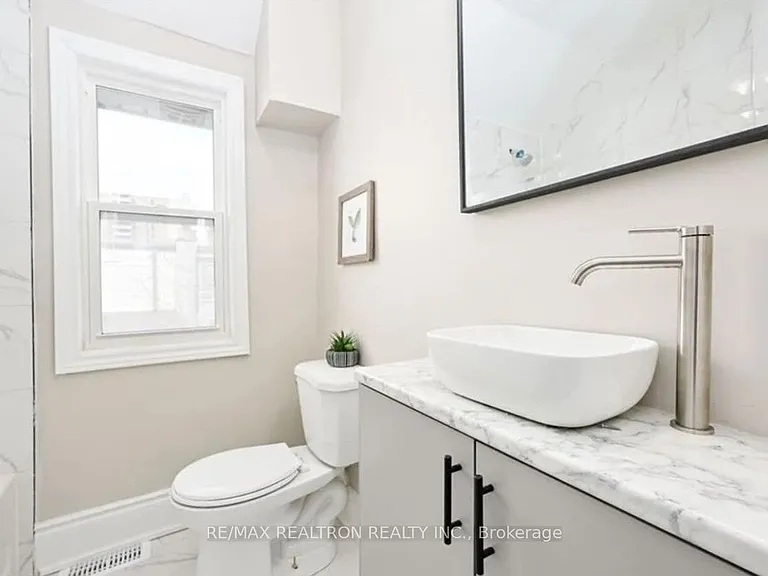 31 Greenaway Ave — Photo 8