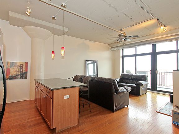 5th image of 1525 S Sangamon St Unit 410