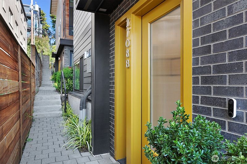 2nd image of 2708 Franklin Avenue E #B