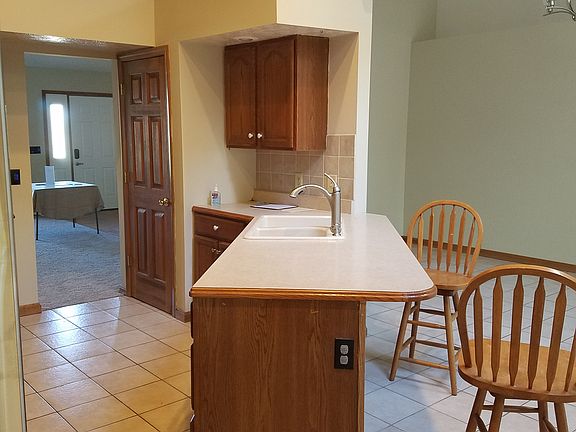 2nd image of 464 Greensward Dr