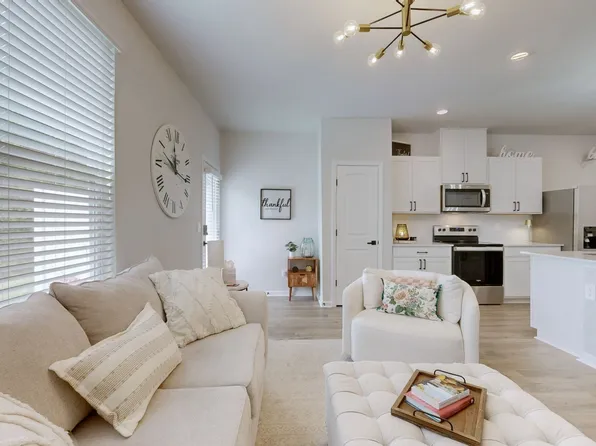 464 Augustine Dr, Lebanon, TN 37087
