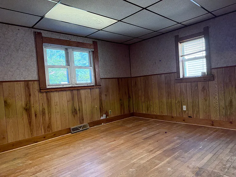 702 Monroe St — Photo 8
