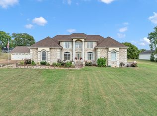 1011 Robertson Rd, Gallatin, TN 37066