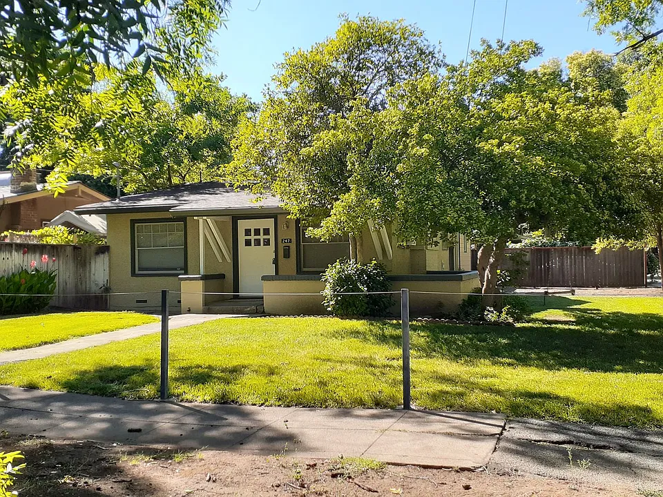 247 W 2nd Ave