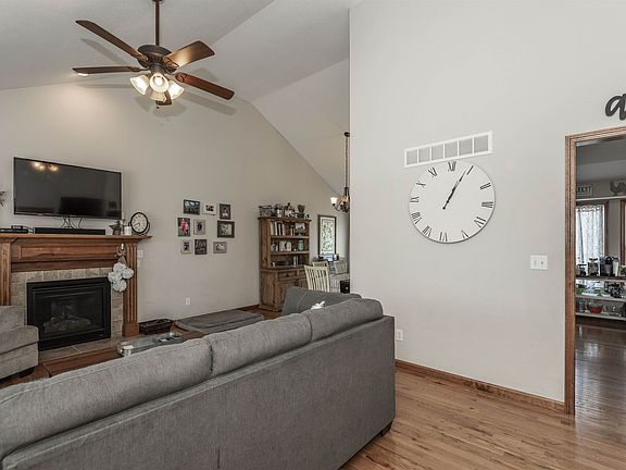 2nd image of 2726 Elm Creek Dr